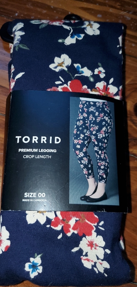 New Torrid Women's legging crop size 00